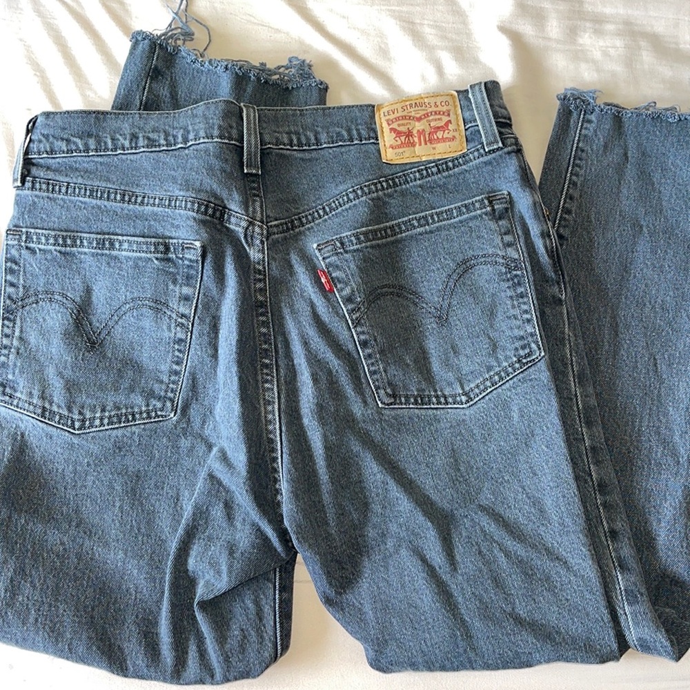 Faded Black Levi’s 501 W30, distressed hem